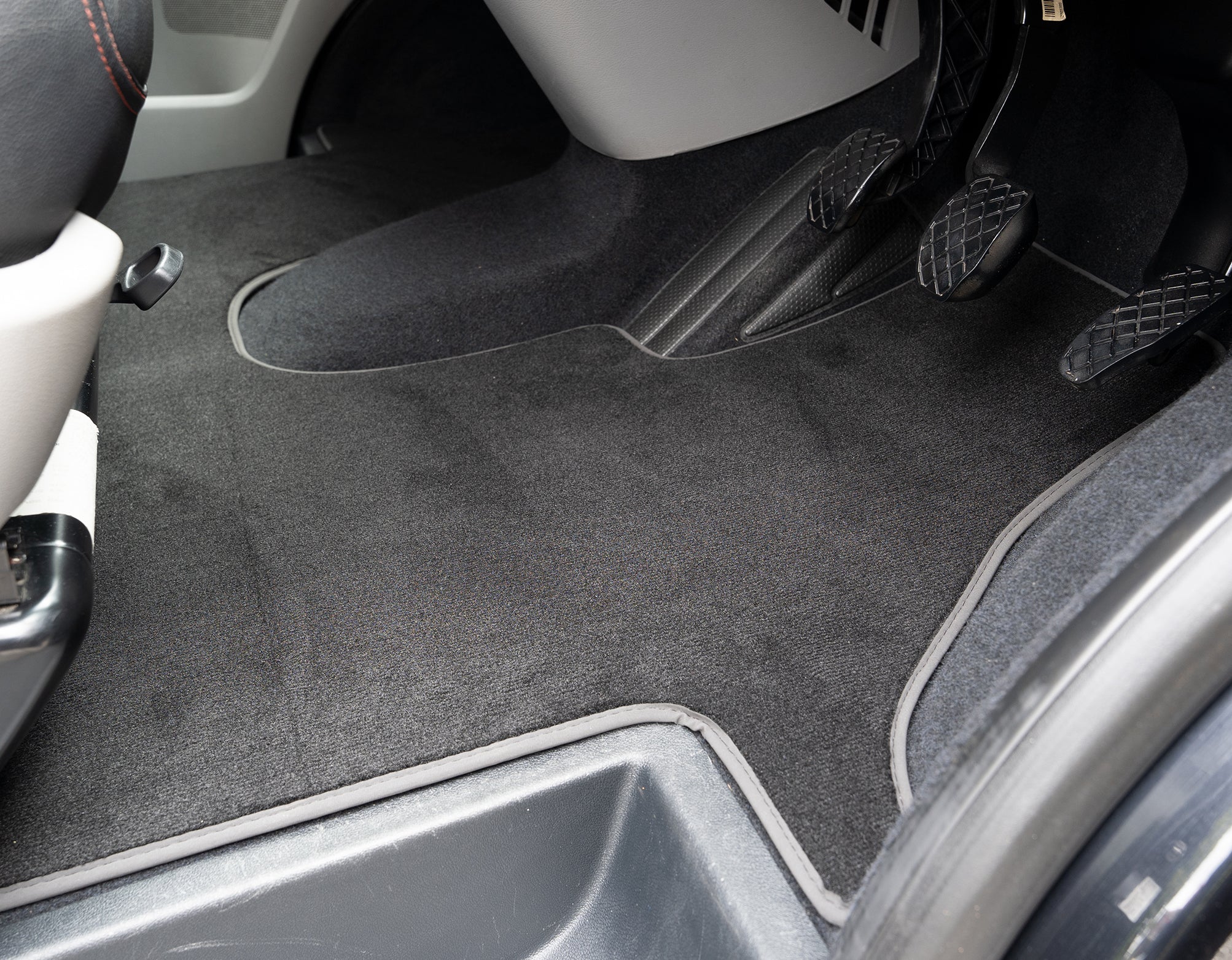 Ford Transit Custom Active Automatic Van 2020-2023 Van Mats (fixings offset) - Image 2