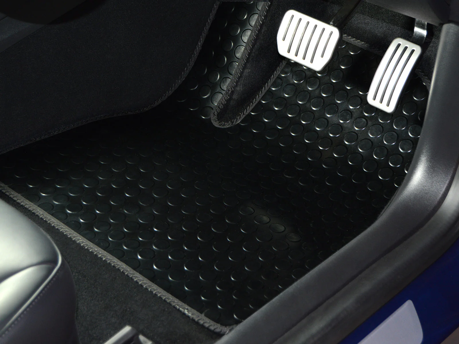 Toyota Landcruiser Colorado 7 seat 1998-2002 Car Mats - Image 6